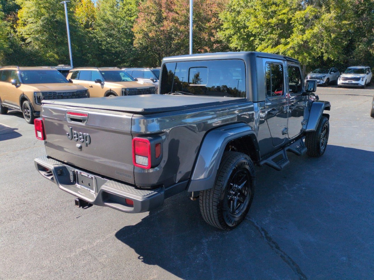 Used 2021 Jeep Gladiator Sport AWD/4WD image 5