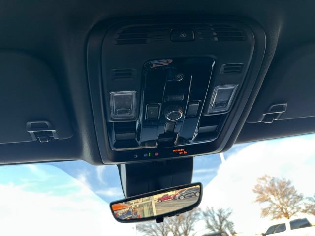 Used 2026 GMC Yukon AT4 w/ AT4 Premium Package AWD/4WD image 31