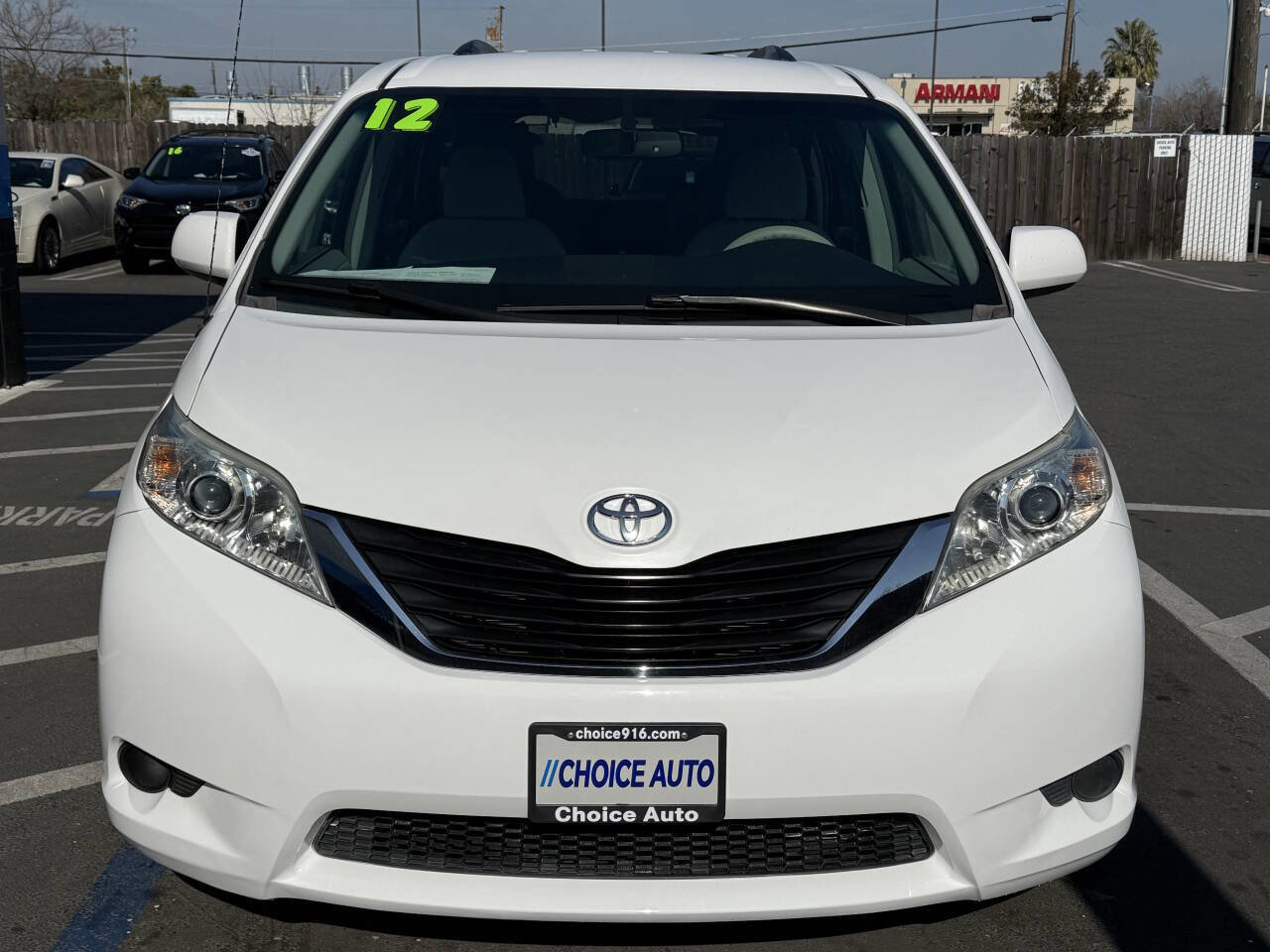 Used 2012 Toyota Sienna LE image 2