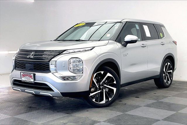Used 2023 Mitsubishi Outlander SE AWD/4WD image 12