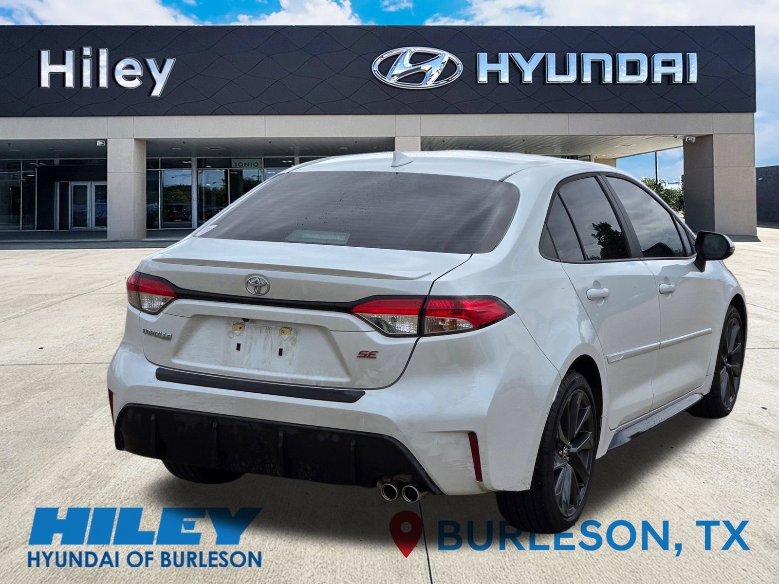 Used 2026 Toyota Corolla SE FWD image 4