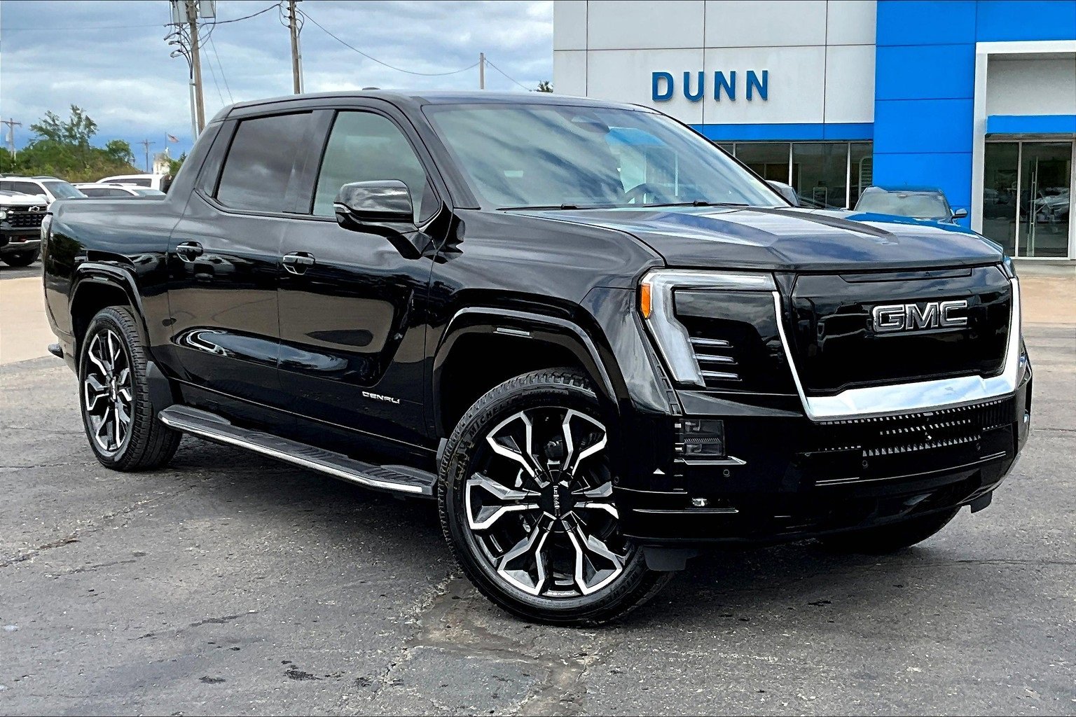 New 2025 GMC Sierra EV Denali image 2