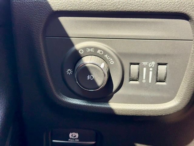 Used 2023 Jeep Grand Cherokee L Summit w/ Luxury Tech Group V AWD/4WD image 26