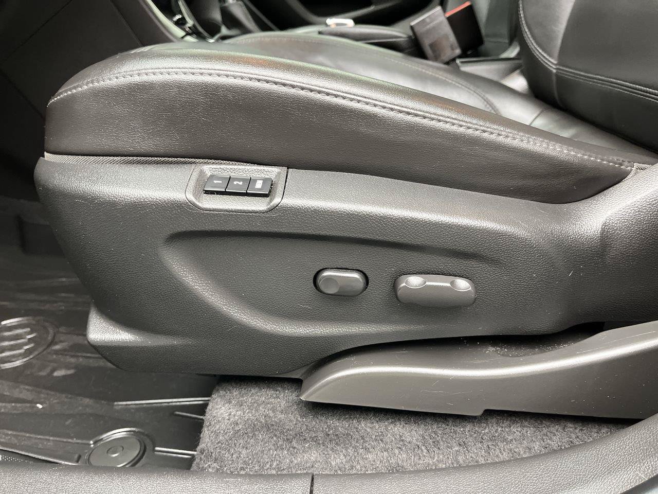 Used 2019 Buick Encore Essence w/ Safety Package II AWD/4WD image 11