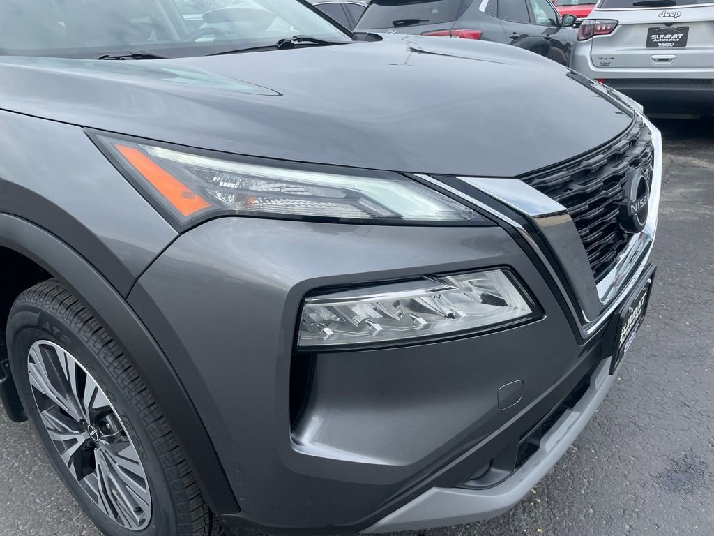 Used 2023 Nissan Rogue SV image 27