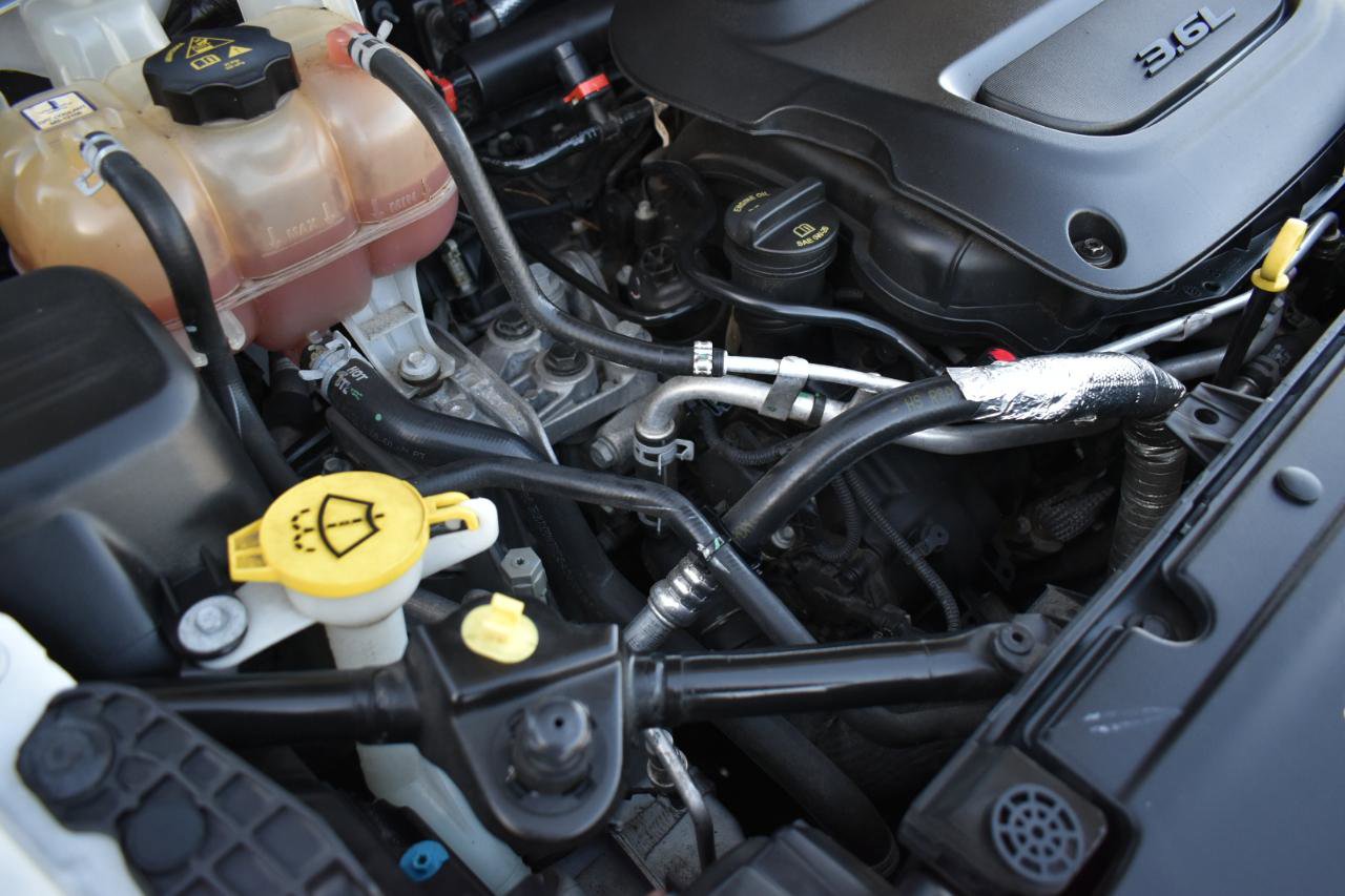 Used 2020 Chrysler Pacifica Limited image 58