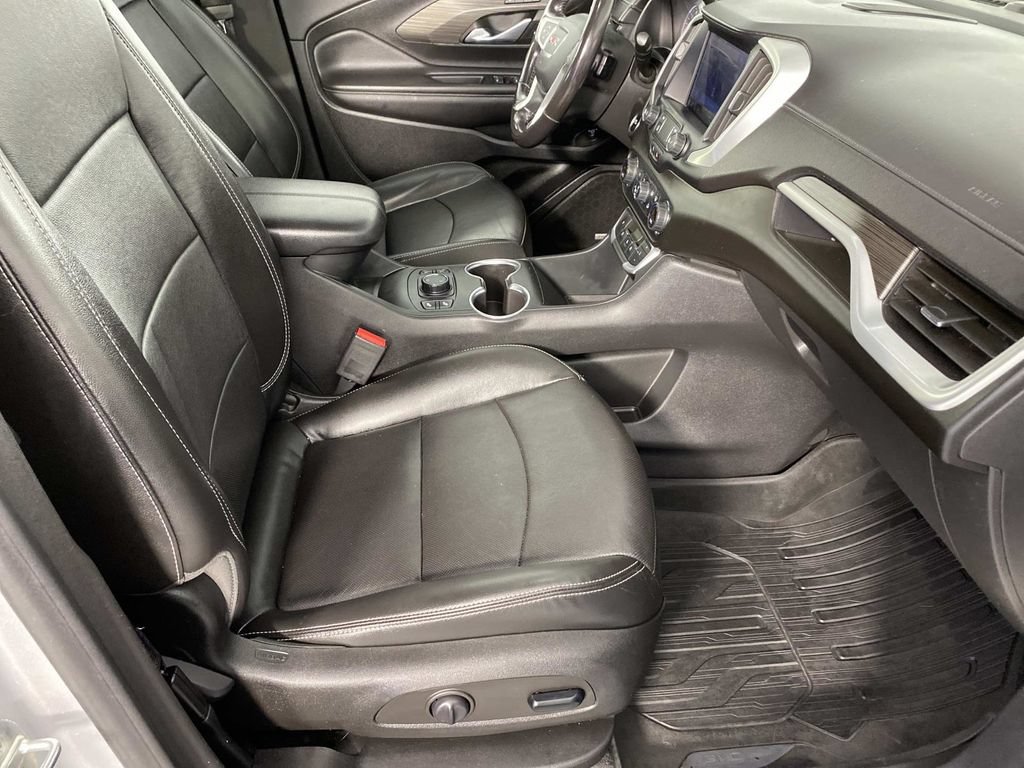 Used 2022 GMC Terrain SLT w/ Infotainment Package II AWD/4WD image 11
