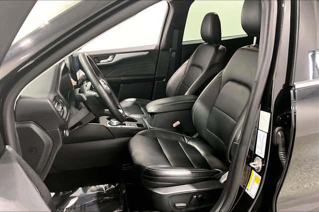 Used 2025 Ford Escape Platinum AWD/4WD image 28