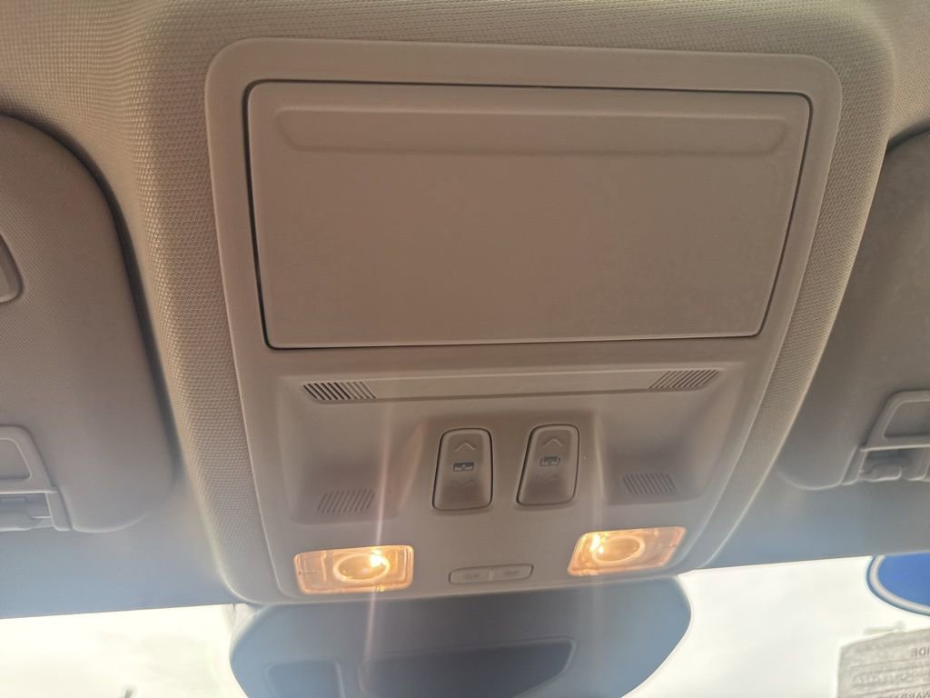 Used 2020 Ford Escape Titanium w/ Titanium Premium Package 2.0 FWD image 39