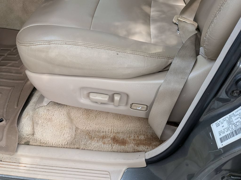 Used 2002 Toyota Land Cruiser AWD/4WD image 19