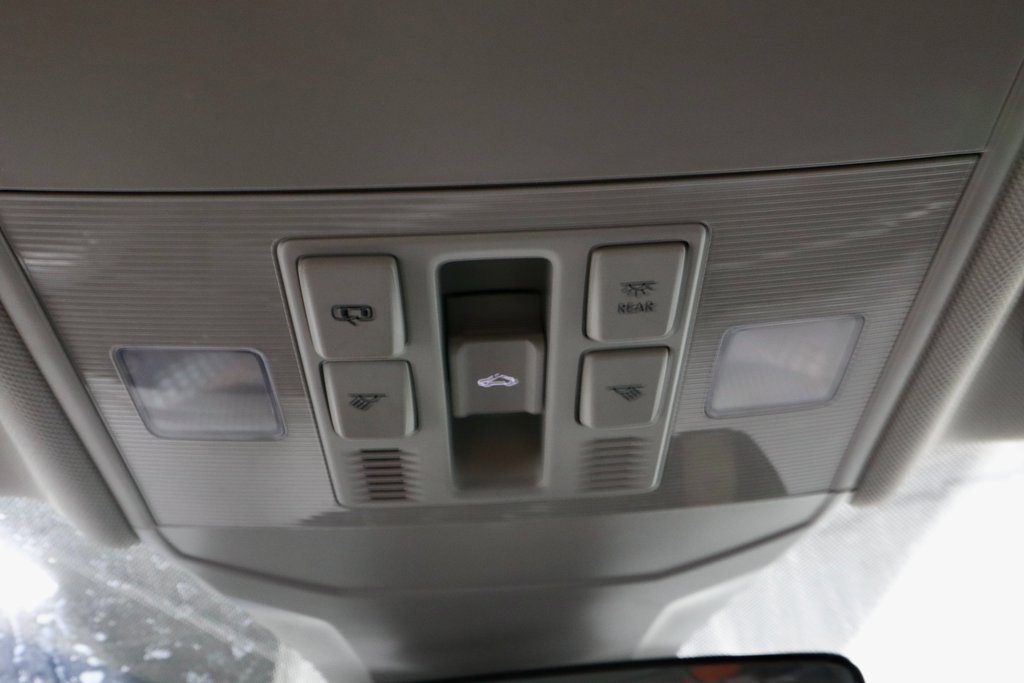 Used 2025 Volkswagen Jetta SE image 25