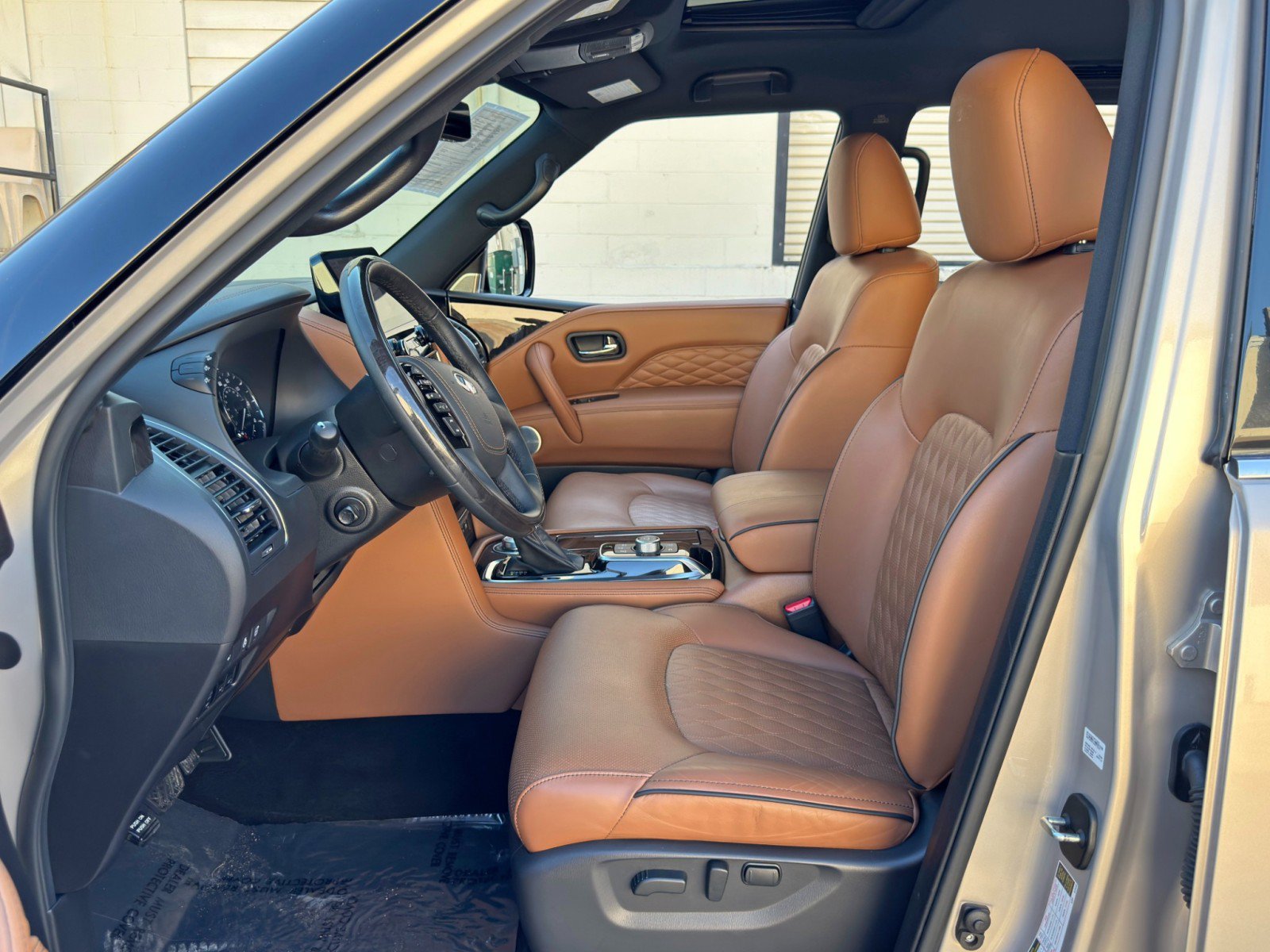 Used 2024 INFINITI QX80 Sensory AWD/4WD image 17