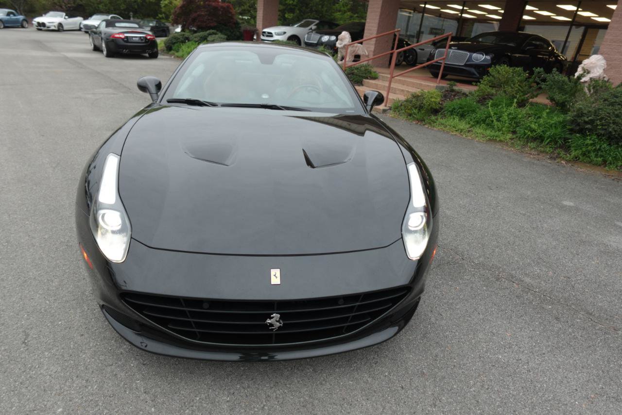Used 2015 Ferrari California T RWD image 6