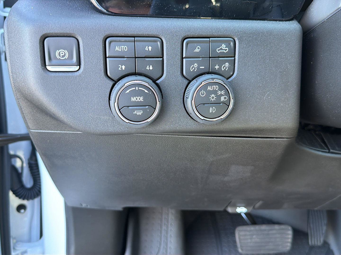 Used 2026 Chevrolet Silverado 1500 LTZ w/ Z71 Off-Road Package AWD/4WD image 20