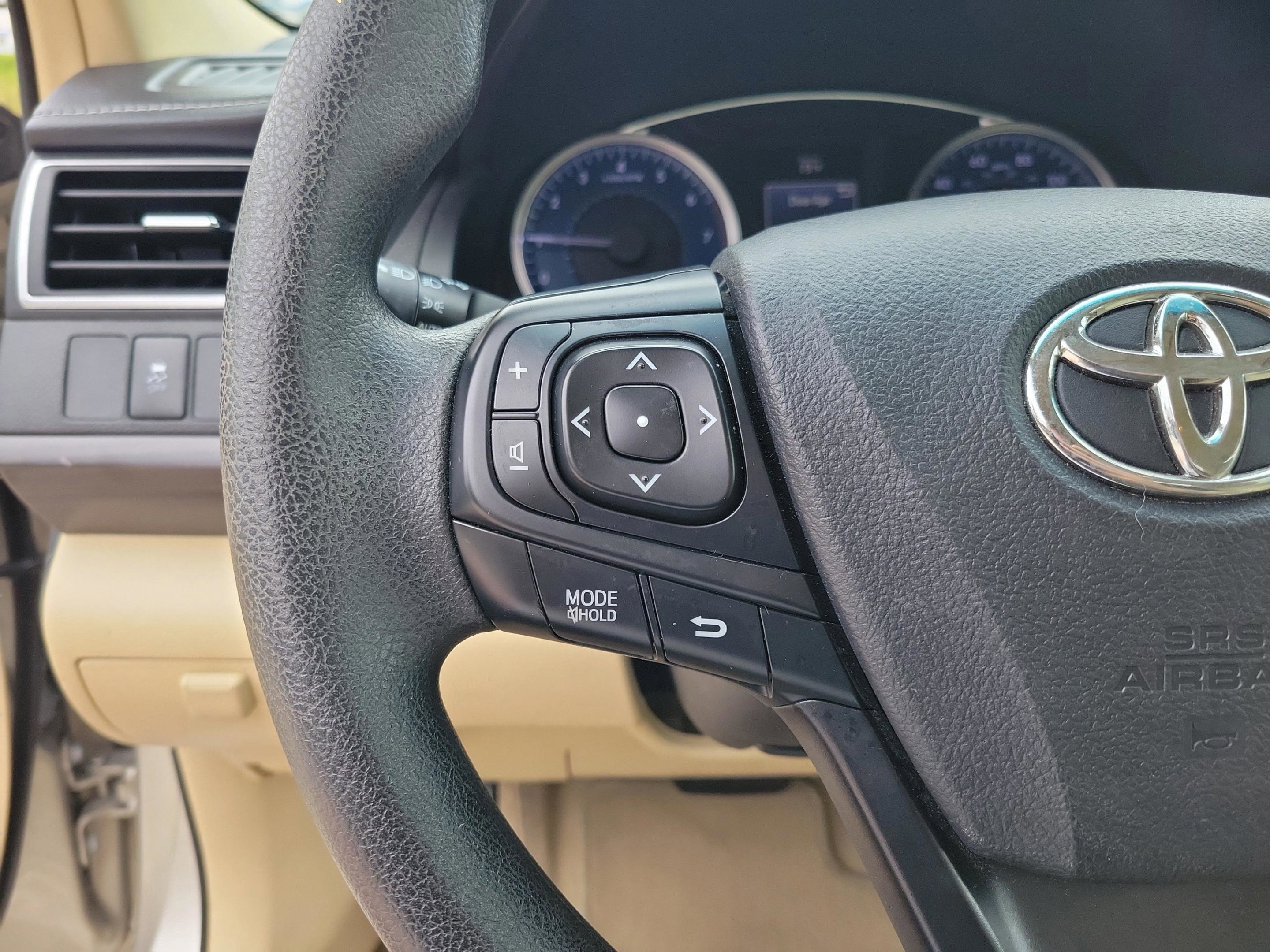 Used 2017 Toyota Camry LE FWD image 21