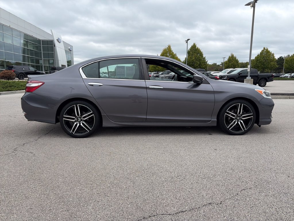 Used 2017 Honda Accord Sport image 8