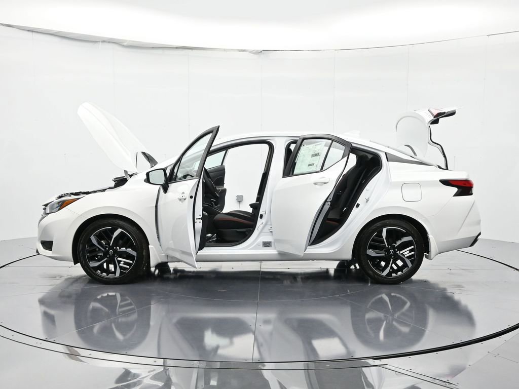 New 2025 Nissan Versa SR w/ Trunk Package FWD image 51