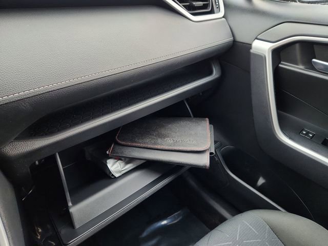 Used 2021 Toyota RAV4 XLE w/ Convenience Package image 48