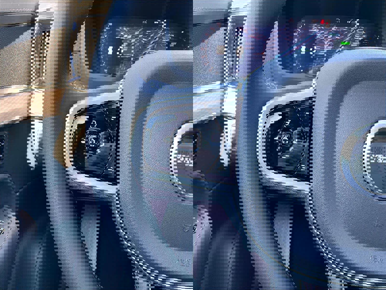 New 2026 Volvo XC90 T8 Plus w/ Protection Package image 17