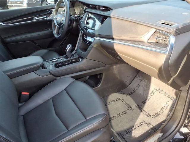 Used 2023 Cadillac XT5 Premium Luxury w/ LPO, Floor Liner Package image 24