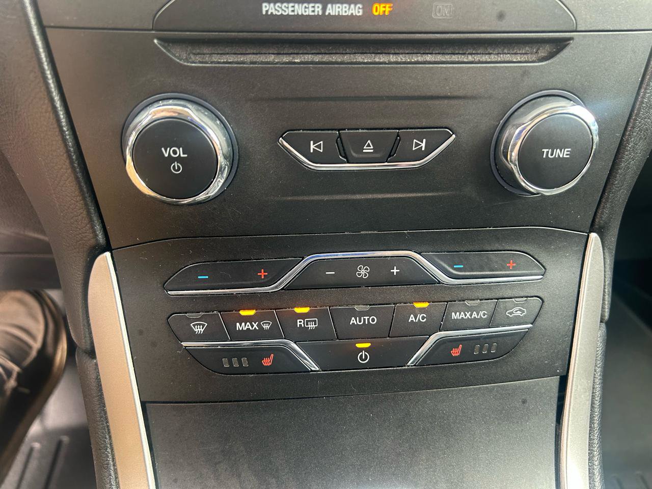 Used 2016 Ford Edge SEL w/ Equipment Group 201A AWD/4WD image 23