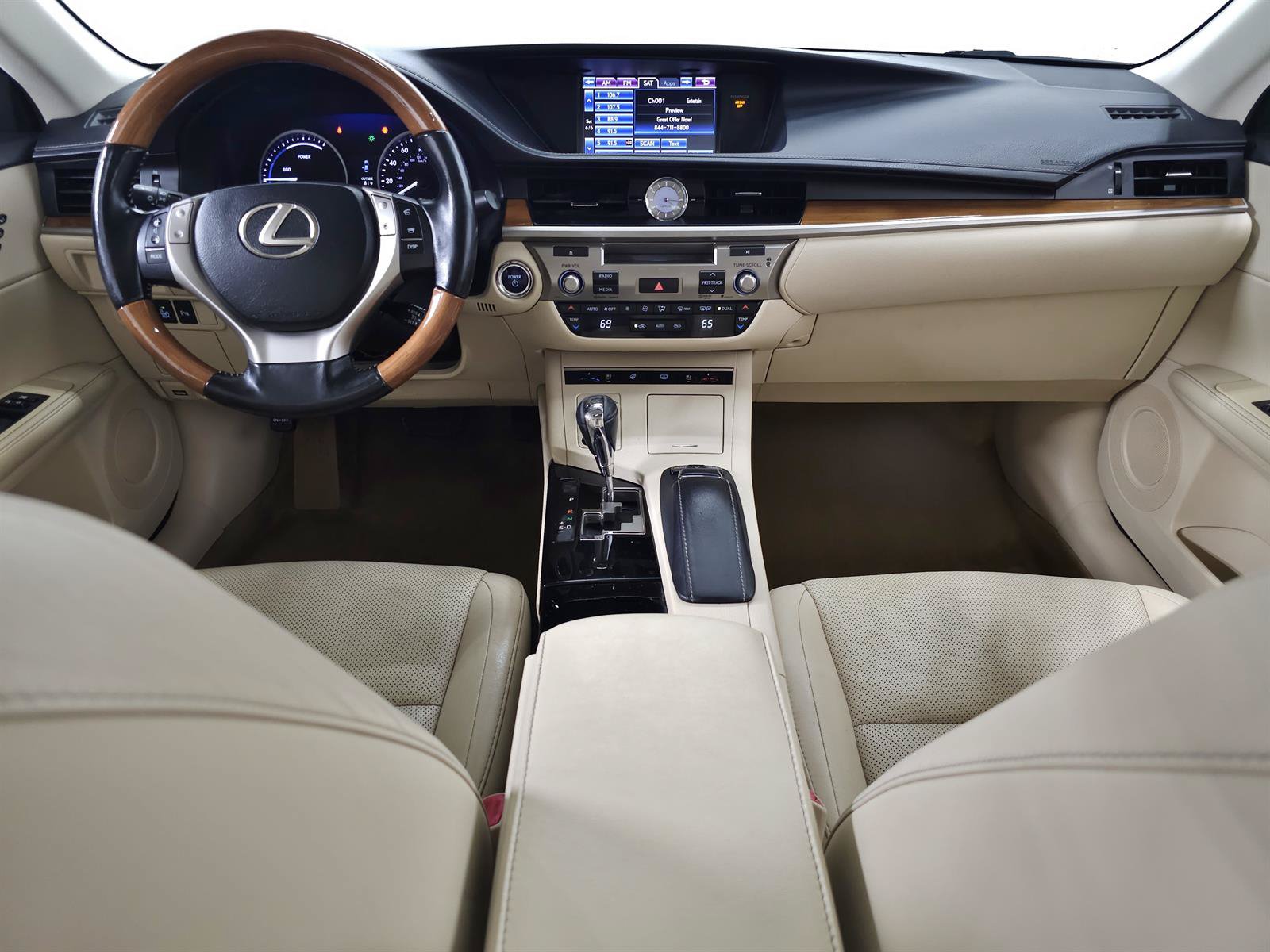 Used 2014 Lexus ES 300h w/ Luxury Package w/Bamboo Trim FWD image 12