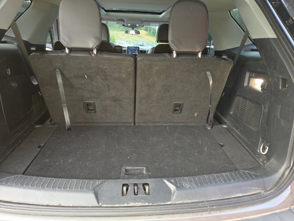 Used 2023 Ford Explorer XLT w/ Equipment Group 202A AWD/4WD image 23