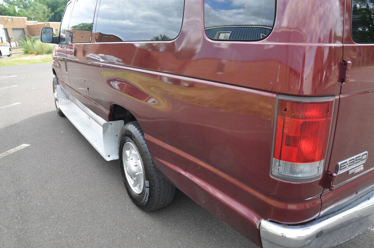 Used 2010 Ford E-350 and Econoline 350 XL RWD image 16