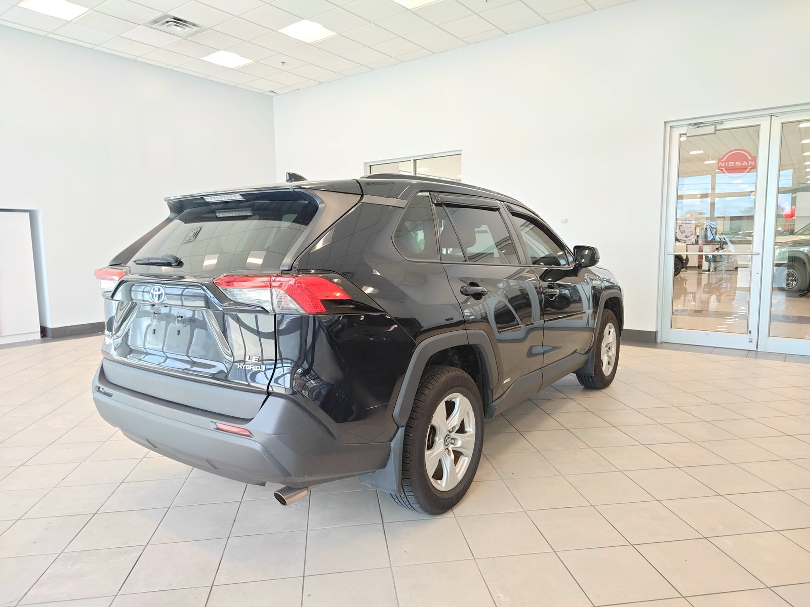 Used 2020 Toyota RAV4 LE w/ All Weather Liner Package AWD/4WD image 3