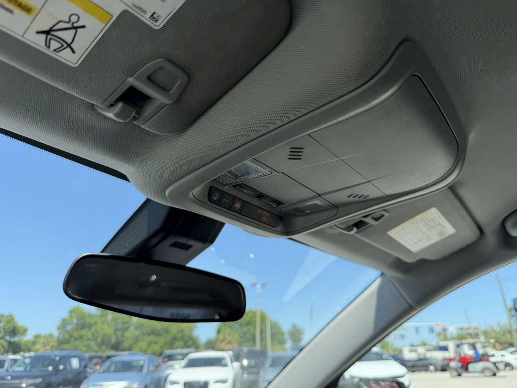 Used 2021 Chevrolet Equinox LS w/ LS Convenience Package FWD image 32