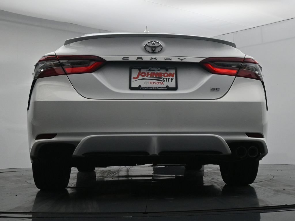 Used 2024 Toyota Camry SE w/ Cold Weather Package FWD image 35