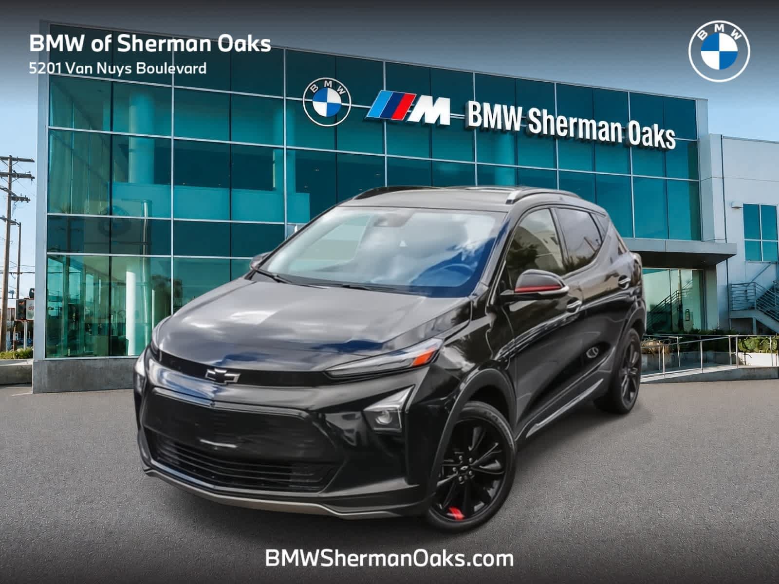 Used 2023 Chevrolet Bolt EUV Premier w/ Redline Edition FWD image 2