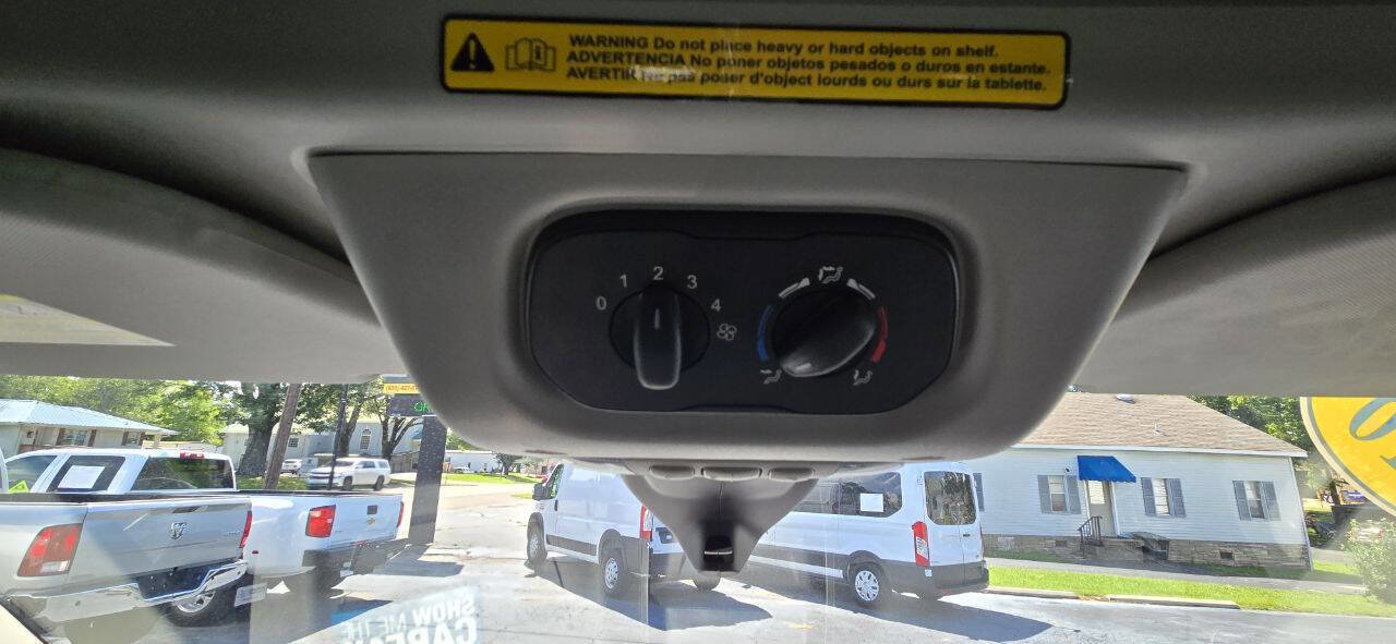 Used 2016 Ford Transit 150 XLT image 23