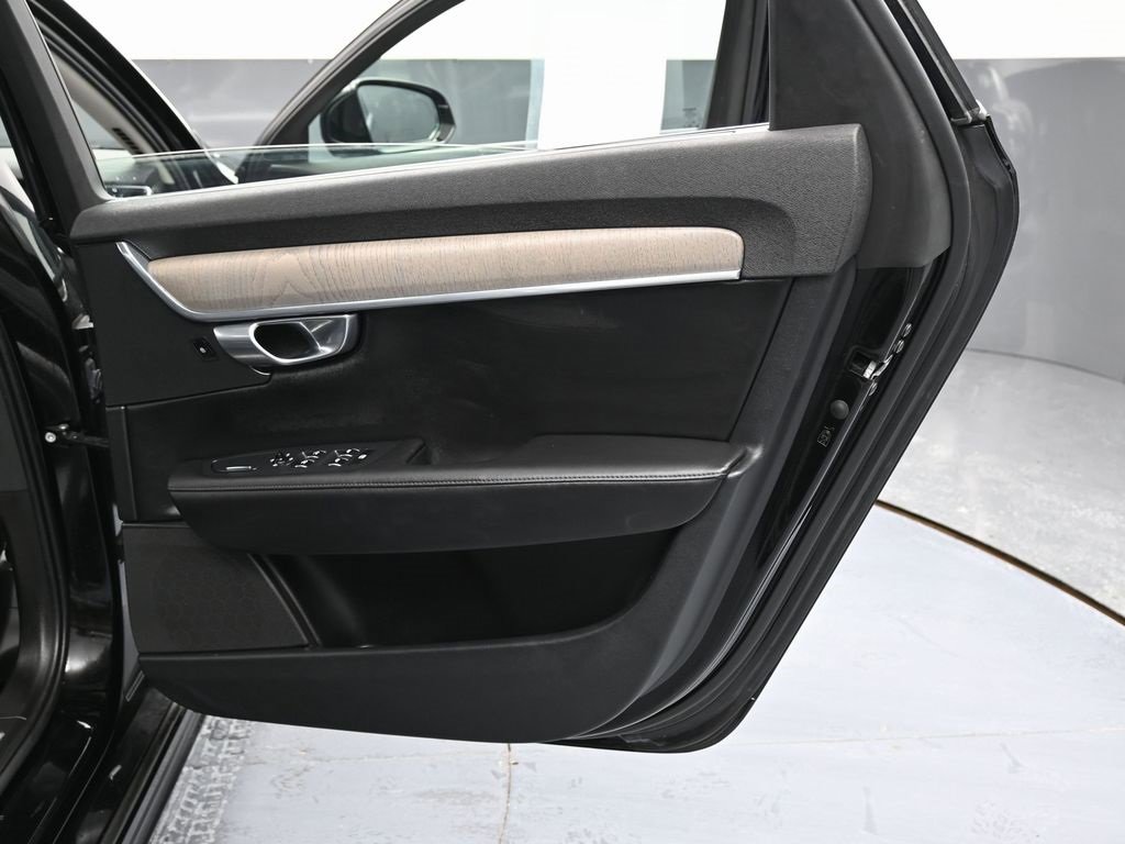 Used 2023 Volvo S90 B6 Plus w/ Protection Package Premier image 39