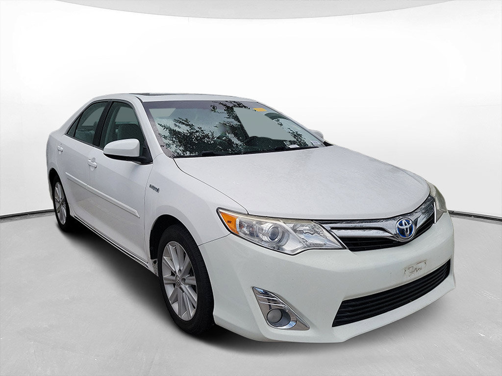 Used 2014 Toyota Camry XLE w/ Leather Package FWD image 3