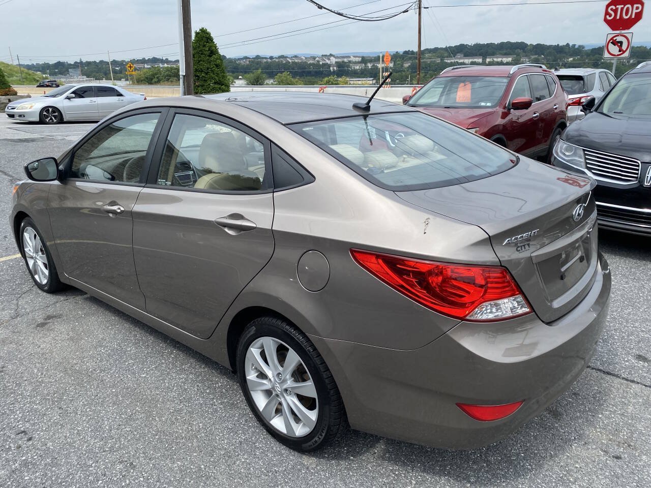 Used 2014 Hyundai Accent GLS w/ Option Group 2 FWD image 7