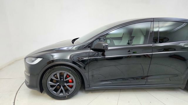 Used 2024 Tesla Model X Plaid image 4