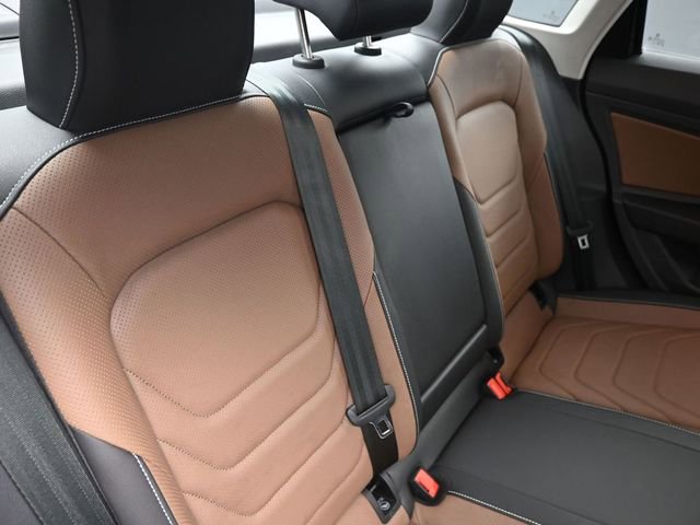 Used 2025 Volkswagen Jetta SEL FWD image 36