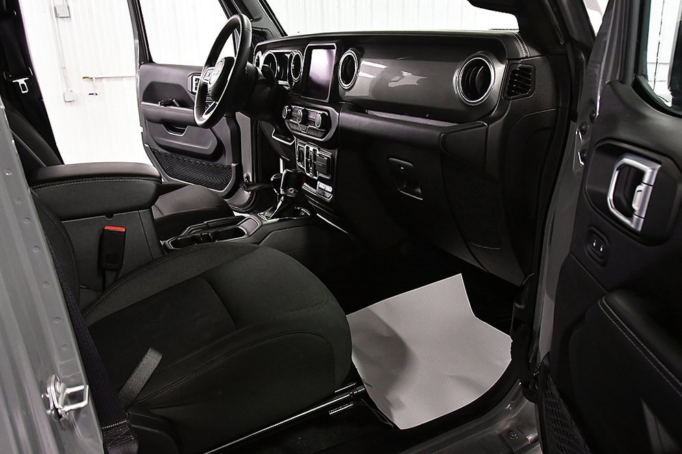 Used 2023 Jeep Wrangler Sahara image 26