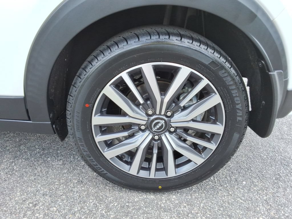 Used 2023 Nissan Kicks SV FWD image 11
