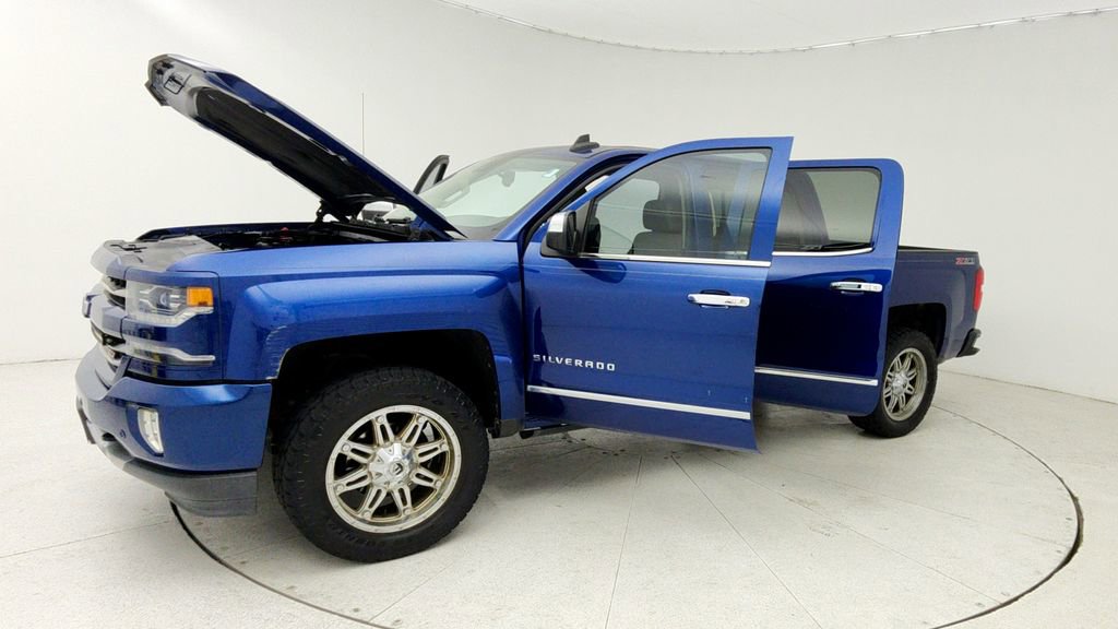 Used 2017 Chevrolet Silverado 1500 LTZ Z71 w/ LTZ Plus Package image 11