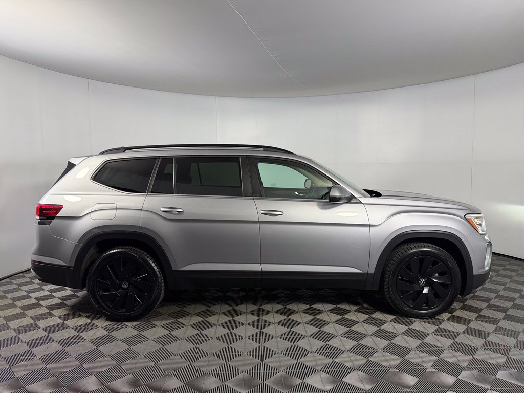 Used 2024 Volkswagen Atlas SE AWD/4WD image 6