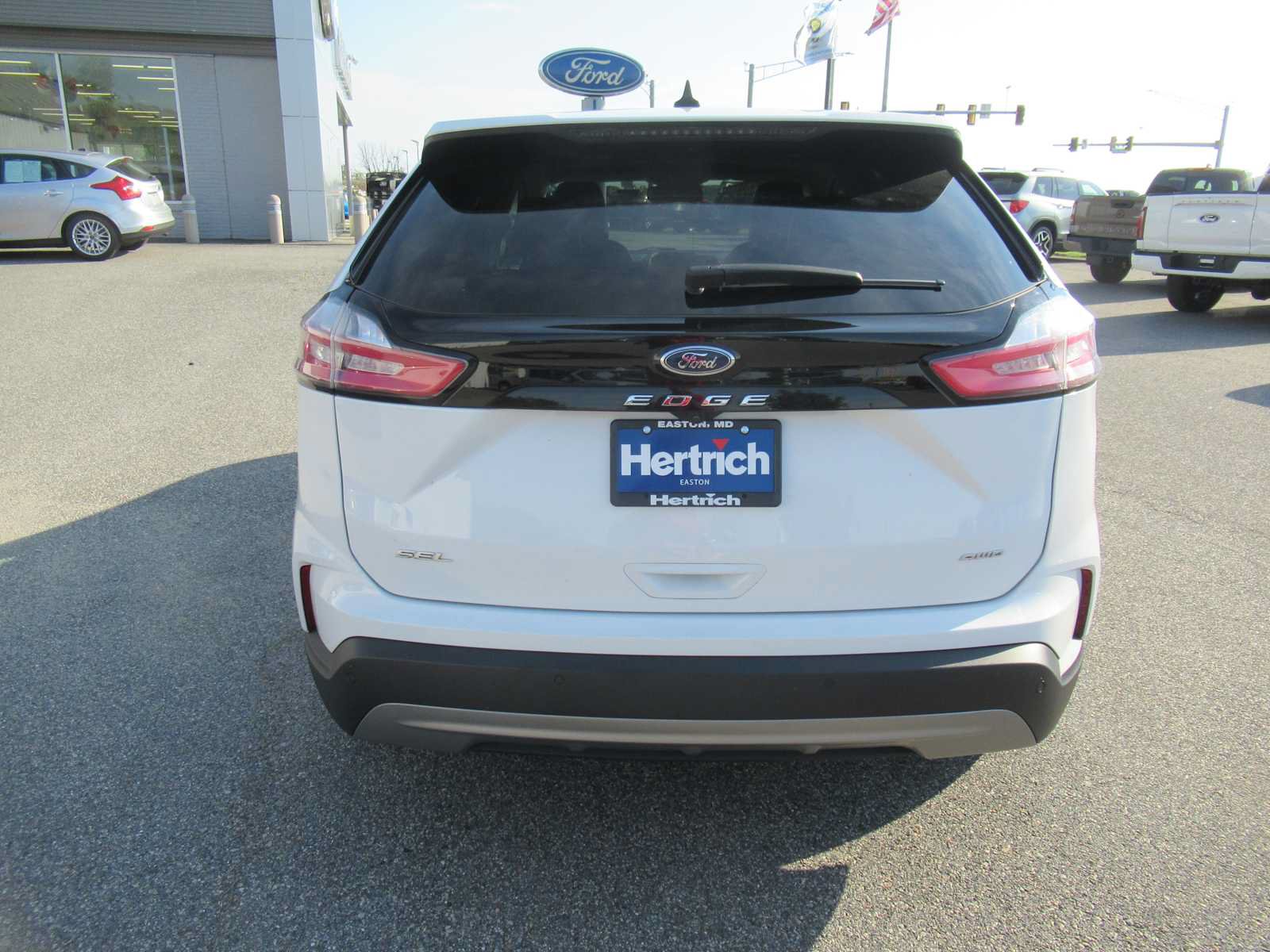 Used 2024 Ford Edge SEL AWD/4WD image 6