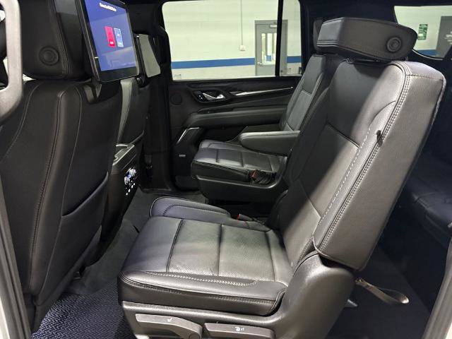 Used 2023 GMC Yukon XL Denali w/ Denali Reserve Package image 24