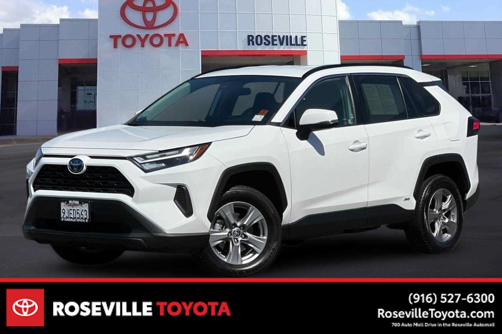 Certified 2023 Toyota RAV4 LE AWD/4WD image 1