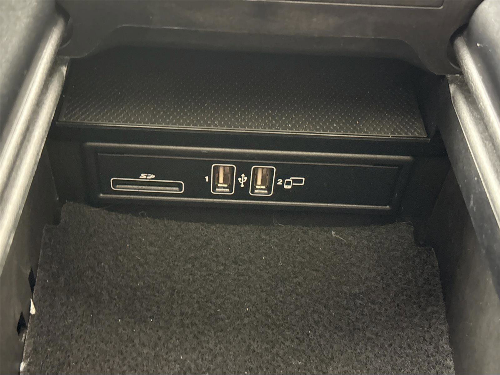 Used 2020 Mercedes-Benz C 300 4MATIC Sedan image 37