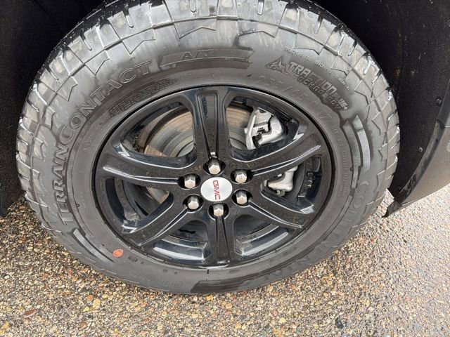 Used 2021 GMC Acadia AT4 w/ Technology Package AWD/4WD image 37