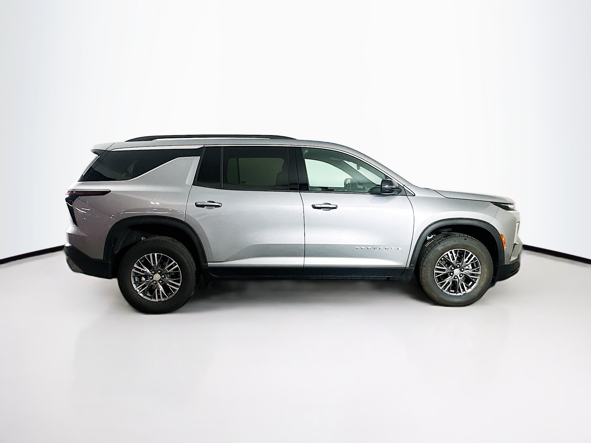 Used 2025 Chevrolet Traverse LT FWD image 10