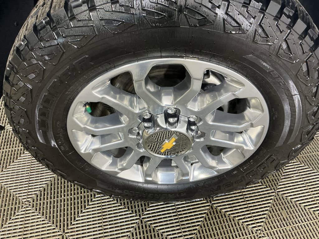 Used 2024 Chevrolet Silverado 2500 LTZ w/ LTZ Convenience Package image 5