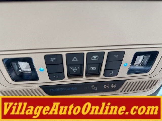 Used 2022 Ford Explorer XLT w/ Equipment Group 202A AWD/4WD image 25